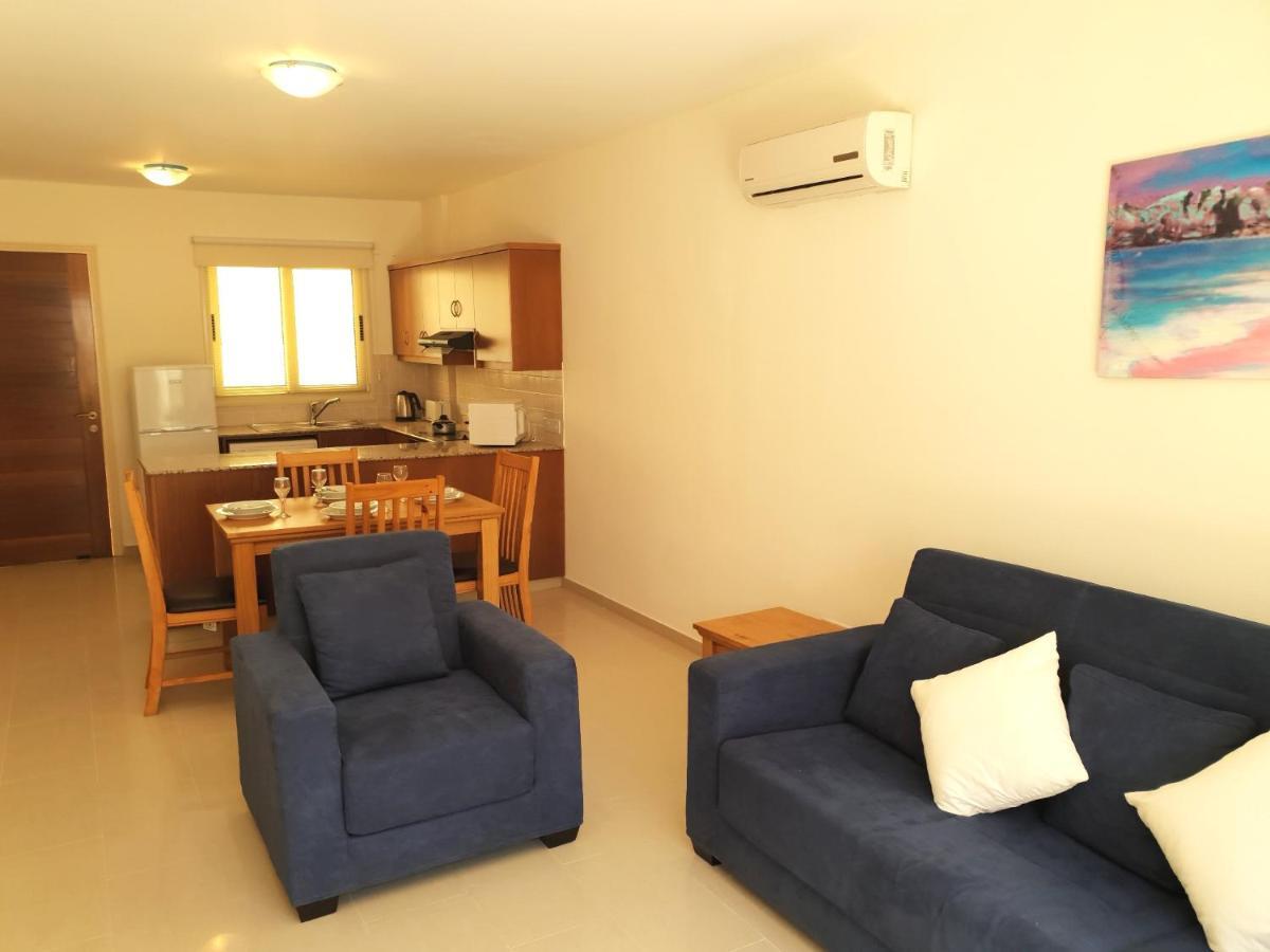Ground Floor One Bedroom Apartment, Vanessa Complex 佩亚 外观 照片