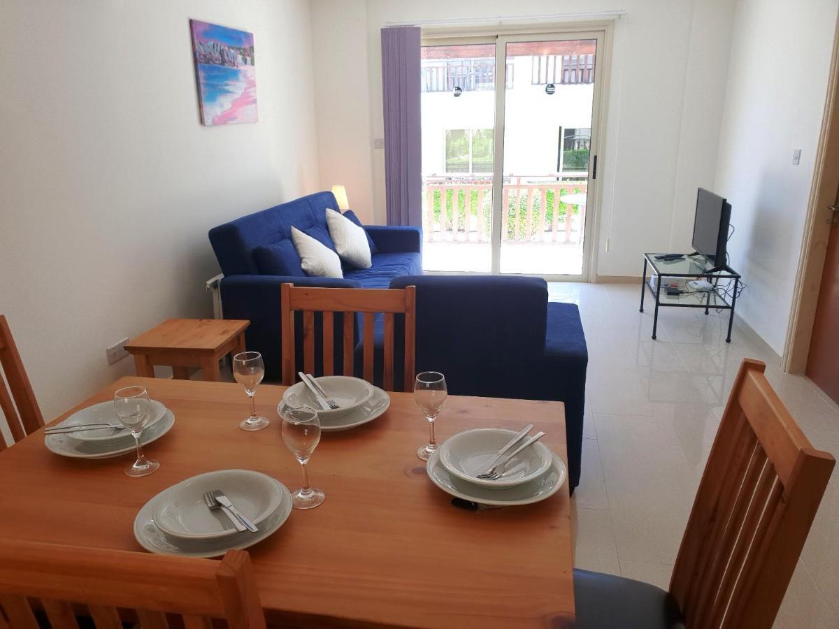 Ground Floor One Bedroom Apartment, Vanessa Complex 佩亚 外观 照片