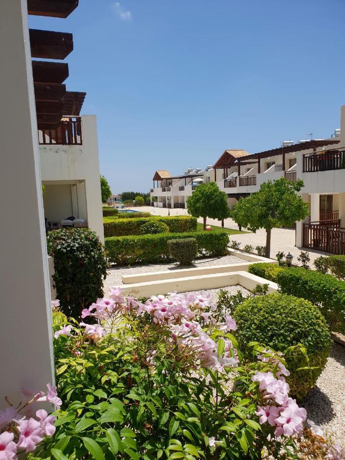 Ground Floor One Bedroom Apartment, Vanessa Complex 佩亚 外观 照片